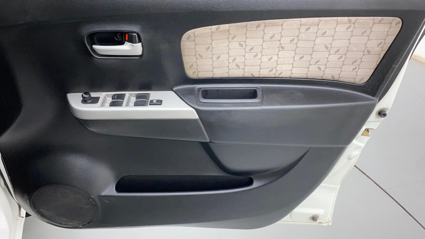 2014 Maruti Wagon R 1.0 VXI, Petrol, Manual, 69,455 km, Driver Side Door Panels Control