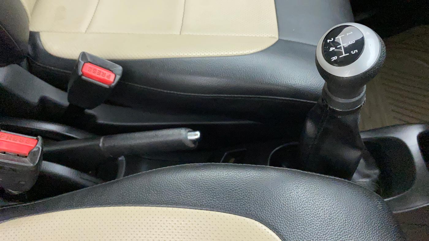 2014 Maruti Wagon R 1.0 VXI, Petrol, Manual, 69,455 km, Gear Lever