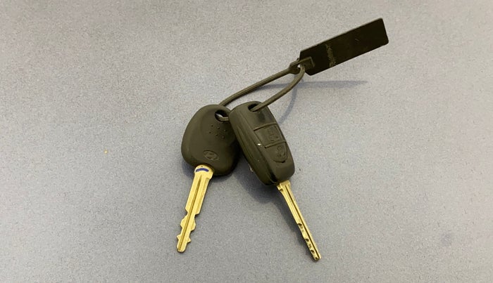 2017 Hyundai Grand i10 SPORTZ 1.2 KAPPA VTVT, CNG, Manual, 51,423 km, Key Close Up