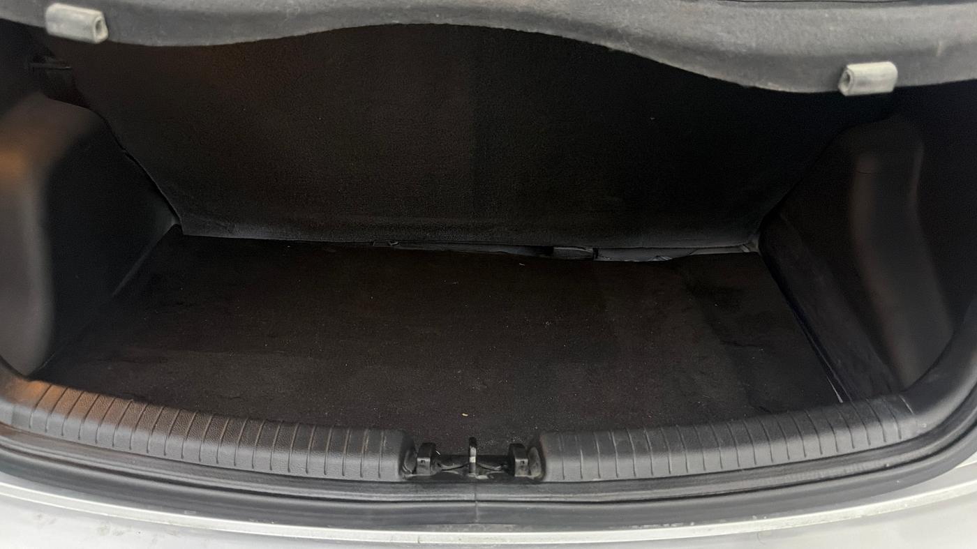 2015 Hyundai Grand i10 ASTA AT 1.2 KAPPA VTVT, Petrol, Automatic, 30,270 km, Boot Inside