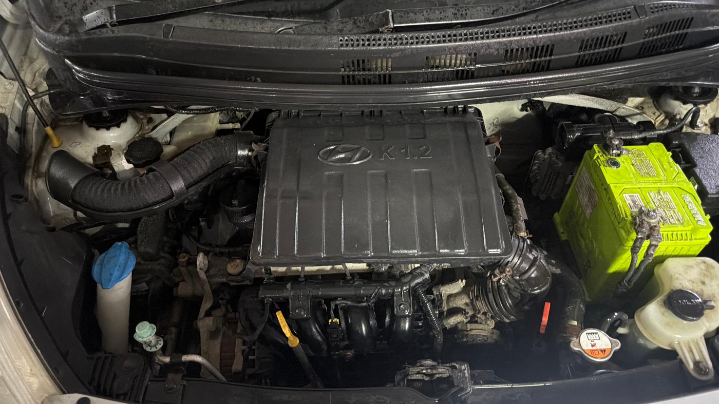 2015 Hyundai Grand i10 ASTA AT 1.2 KAPPA VTVT, Petrol, Automatic, 30,270 km, Engine View
