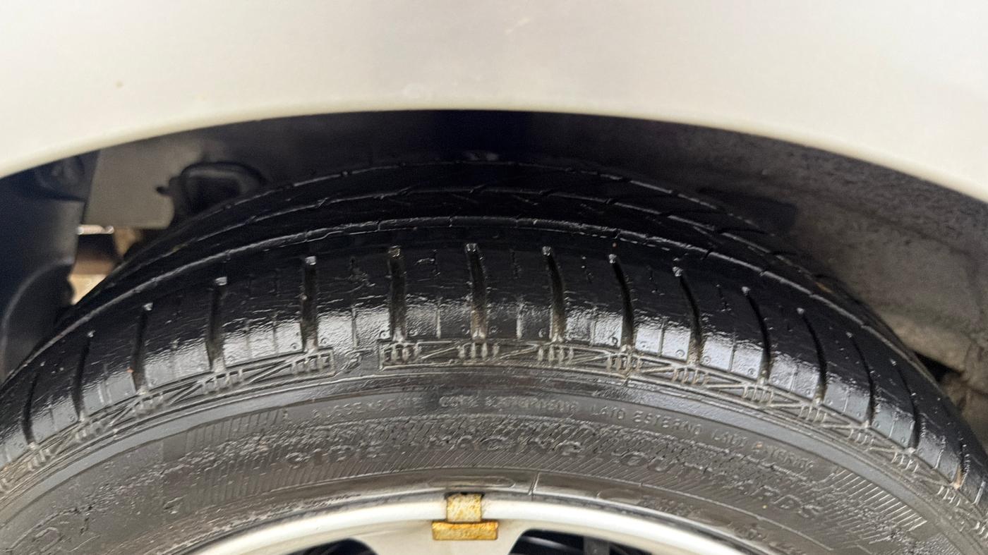 2015 Hyundai Grand i10 ASTA AT 1.2 KAPPA VTVT, Petrol, Automatic, 30,270 km, Right Rear Tyre Tread
