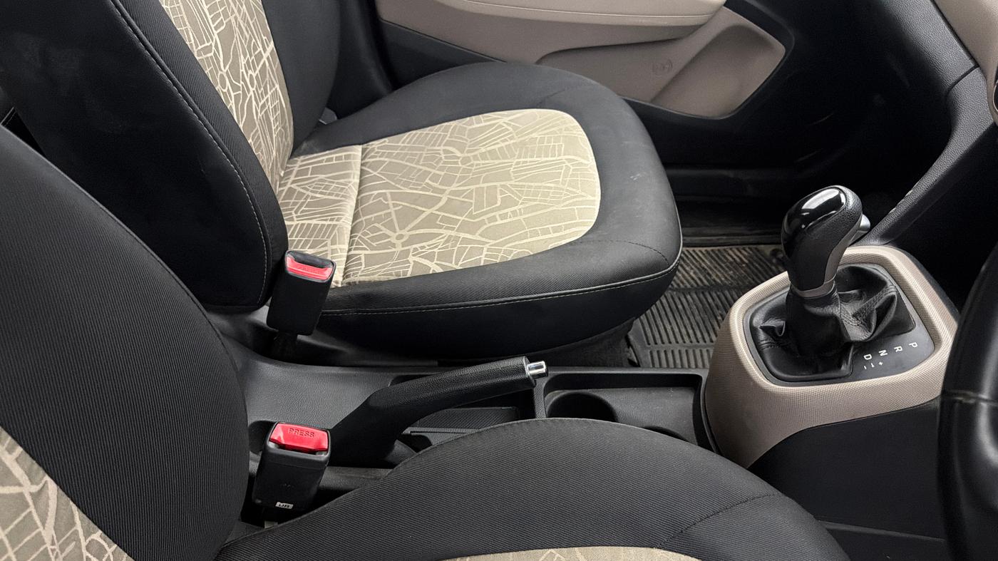 2015 Hyundai Grand i10 ASTA AT 1.2 KAPPA VTVT, Petrol, Automatic, 30,270 km, Gear Lever