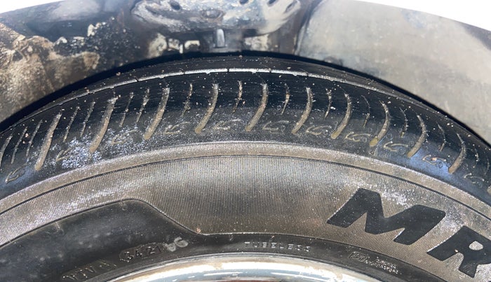 2015 Honda City 1.5L I-DTEC VX, Diesel, Manual, 1,36,317 km, Right Front Tyre Tread