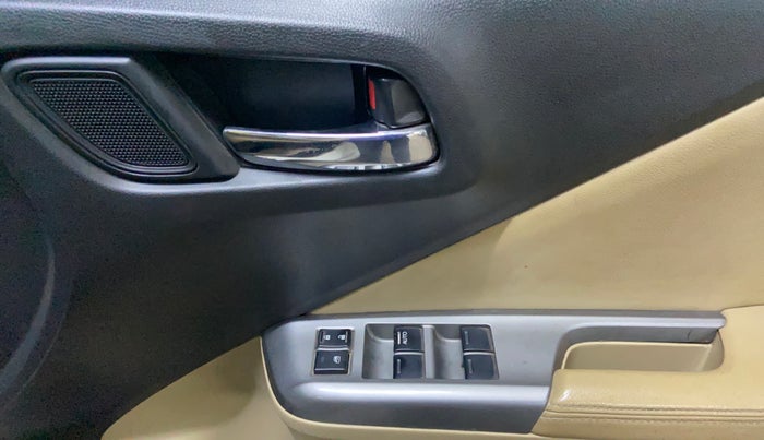 2015 Honda City 1.5L I-DTEC VX, Diesel, Manual, 1,36,317 km, Driver Side Door Panels Control