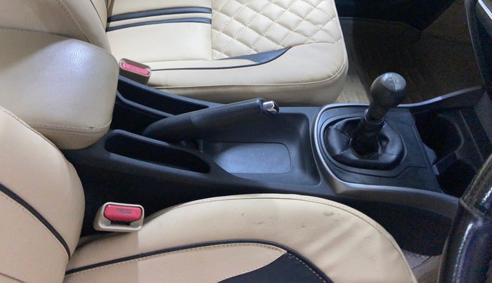 2015 Honda City 1.5L I-DTEC VX, Diesel, Manual, 1,36,317 km, Gear Lever