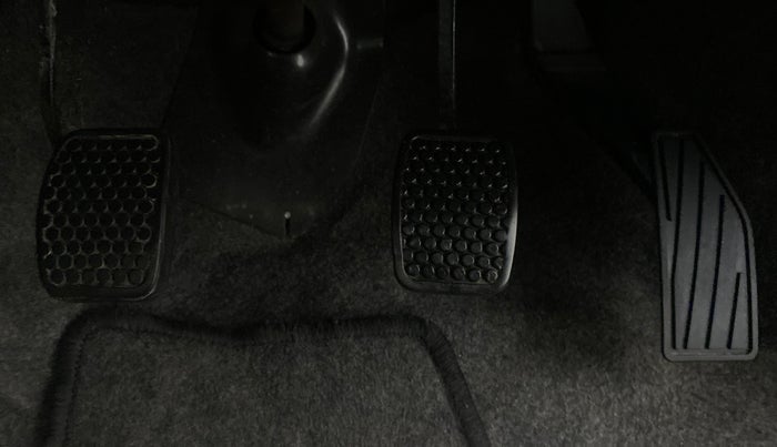 2016 Maruti Alto K10 VXI P, Petrol, Manual, 23,454 km, Pedals