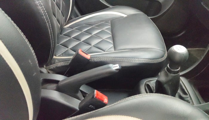 2013 Maruti Swift VXI, Petrol, Manual, 70,013 km, Gear Lever