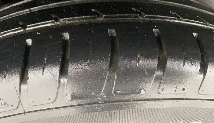 2019 Maruti Dzire VXI, Petrol, Manual, 29,578 km, Right Rear Tyre Tread
