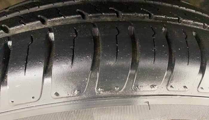 2019 Maruti Dzire VXI, Petrol, Manual, 29,578 km, Right Front Tyre Tread