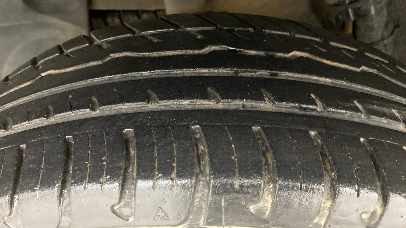 2017 Renault Duster RXZ 85 PS DIESEL, Diesel, Manual, 27,977 km, Right Rear Tyre Tread