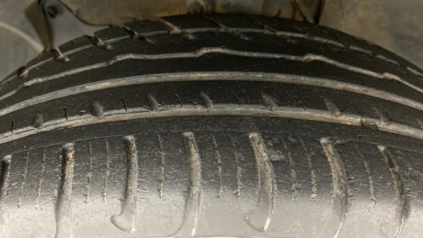 2017 Renault Duster RXZ 85 PS DIESEL, Diesel, Manual, 27,977 km, Left Front Tyre Tread