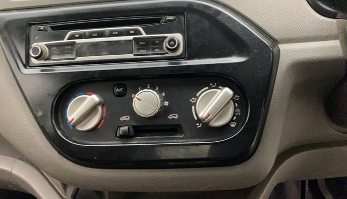2016 Datsun Redi Go S, Petrol, Manual, 85,662 km, AC Unit - Directional switch has minor damage