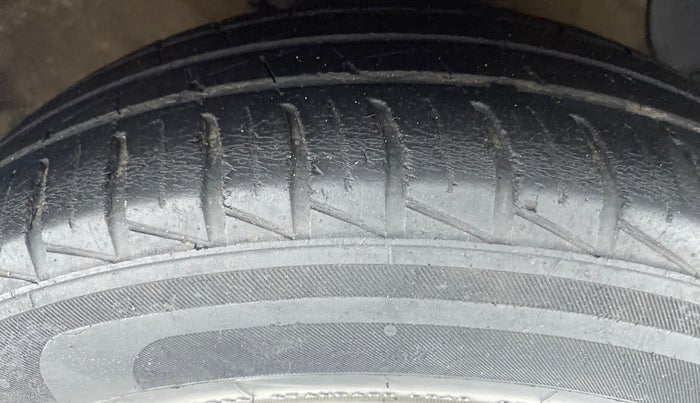 2016 Hyundai Grand i10 ASTA AT 1.2 KAPPA VTVT, Petrol, Automatic, 73,423 km, Right Front Tyre Tread