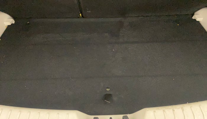 2022 Mahindra XUV300 W8 1.5 DIESEL, Diesel, Manual, 57,742 km, Boot Inside