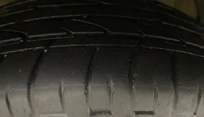 2022 Mahindra XUV300 W8 1.5 DIESEL, Diesel, Manual, 57,742 km, Left Front Tyre Tread