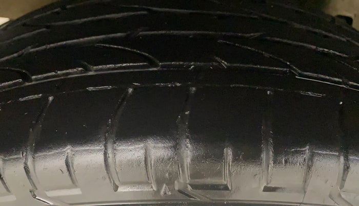 2022 Mahindra XUV300 W8 1.5 DIESEL, Diesel, Manual, 57,742 km, Right Rear Tyre Tread