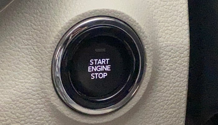 2022 Mahindra XUV300 W8 1.5 DIESEL, Diesel, Manual, 57,742 km, Keyless Start/ Stop Button