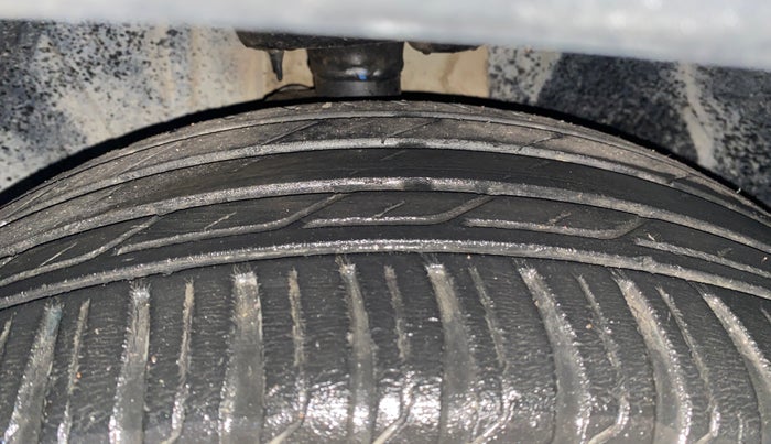 2017 Jeep Compass LONGITUDE (O) 2.0 DIESEL, Diesel, Manual, 70,504 km, Right Front Tyre Tread