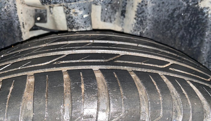 2017 Jeep Compass LONGITUDE (O) 2.0 DIESEL, Diesel, Manual, 70,504 km, Right Rear Tyre Tread