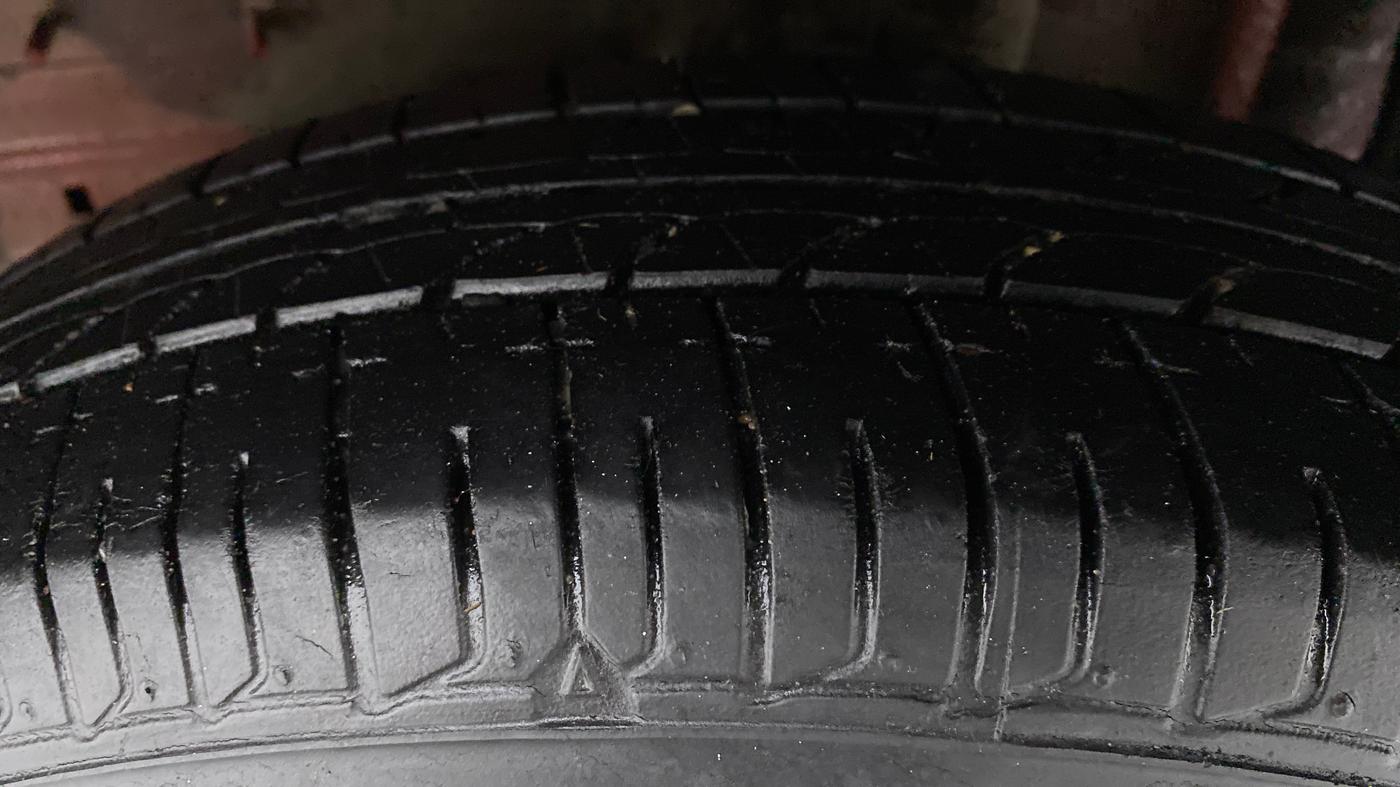 2016 Tata Tiago XE 1.2 REVOTRON, Petrol, Manual, 32,065 km, Left Rear Tyre Tread