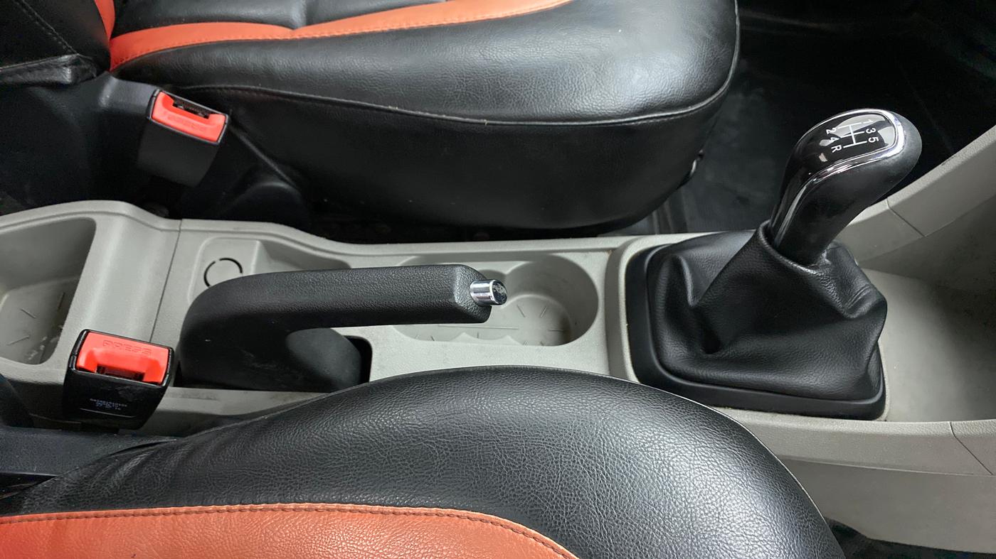 2016 Tata Tiago XE 1.2 REVOTRON, Petrol, Manual, 32,065 km, Gear Lever
