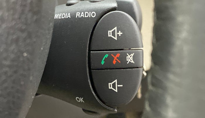2014 Renault Duster RXL PLUS DIESEL 85, Diesel, Manual, 78,280 km, Steering wheel - Sound system control not functional