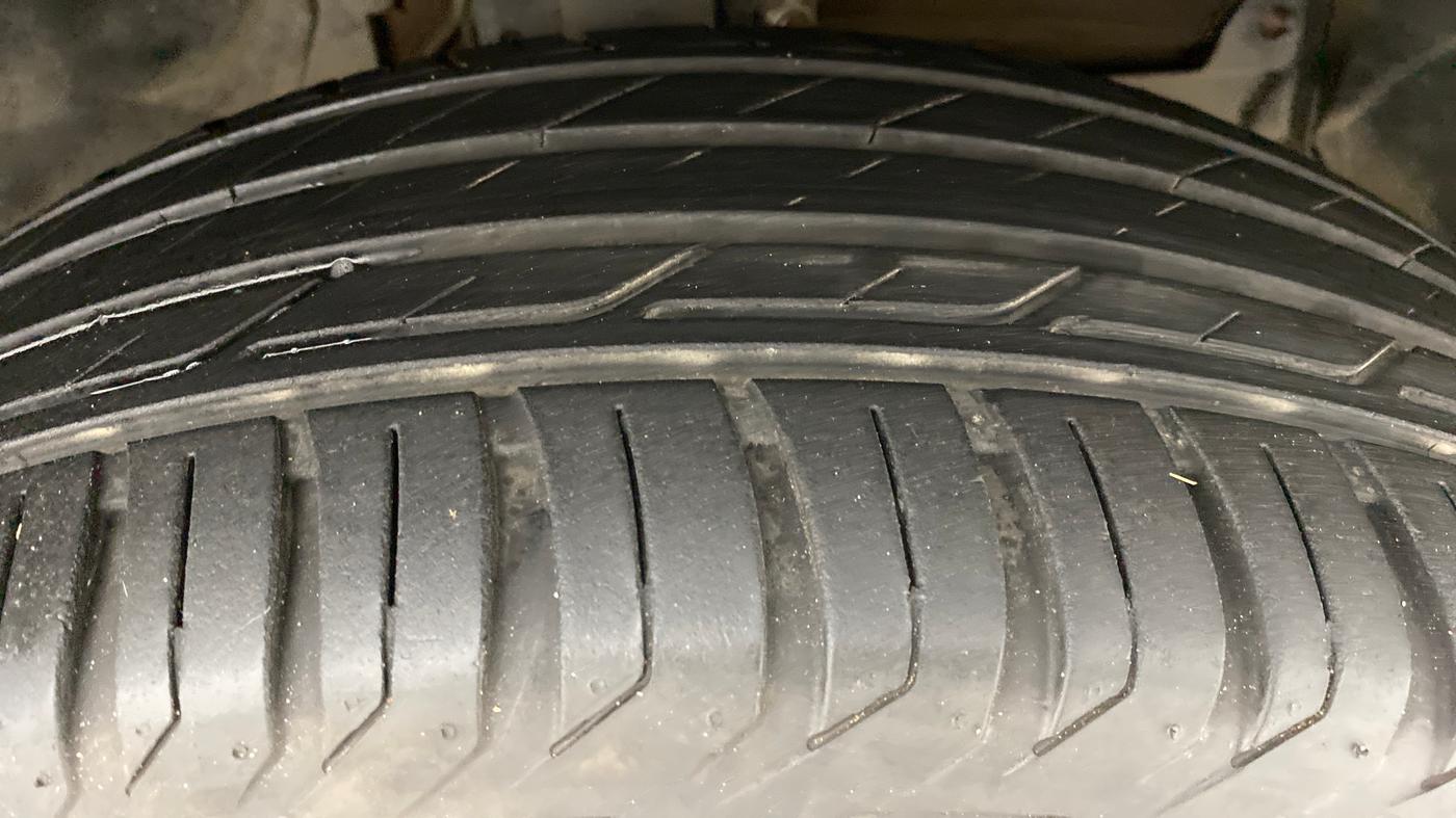 2014 Renault Duster RXL PLUS DIESEL 85, Diesel, Manual, 78,280 km, Right Front Tyre Tread