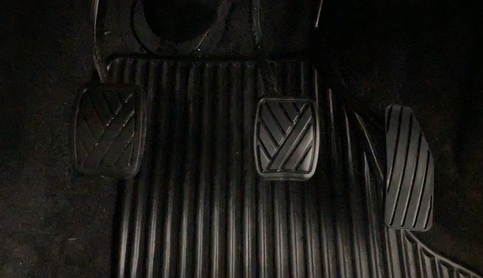 2015 Maruti Wagon R 1.0 LXI, Petrol, Manual, 42,271 km, Pedals