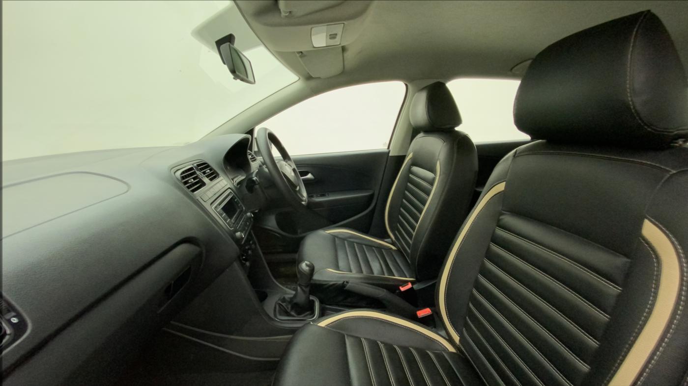 2017 Volkswagen Polo COMFORTLINE 1.2L, Petrol, Manual, 94,382 km, Right Side Front Door Cabin