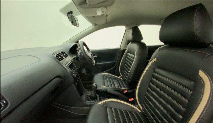 2017 Volkswagen Polo COMFORTLINE 1.2L, Petrol, Manual, 94,382 km, Right Side Front Door Cabin