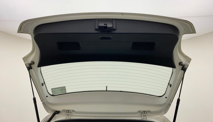 2017 Volkswagen Polo COMFORTLINE 1.2L, Petrol, Manual, 94,382 km, Boot Door Open