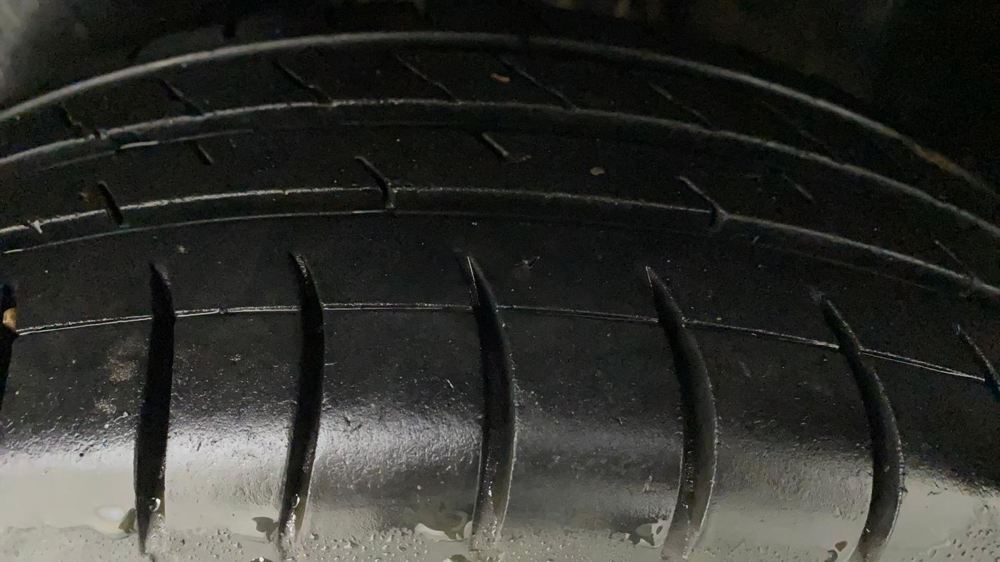 2017 Volkswagen Polo COMFORTLINE 1.2L, Petrol, Manual, 94,382 km, Left Rear Tyre Tread