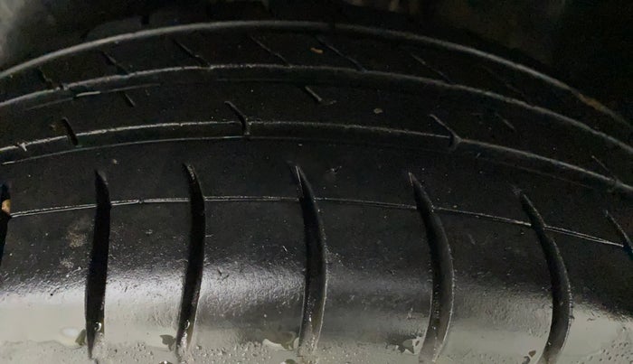 2017 Volkswagen Polo COMFORTLINE 1.2L, Petrol, Manual, 94,382 km, Left Rear Tyre Tread