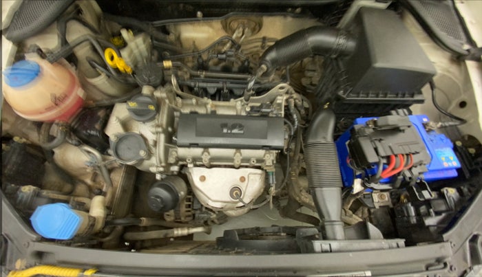 2017 Volkswagen Polo COMFORTLINE 1.2L, Petrol, Manual, 94,382 km, Open Bonet