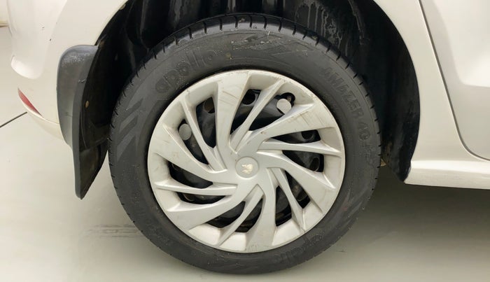 2017 Volkswagen Polo COMFORTLINE 1.2L, Petrol, Manual, 94,382 km, Right Rear Wheel