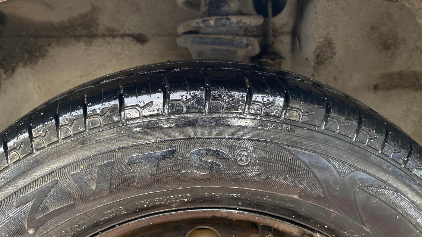 2017 Maruti Alto 800 LXI, Petrol, Manual, 40,507 km, Left Front Tyre Tread