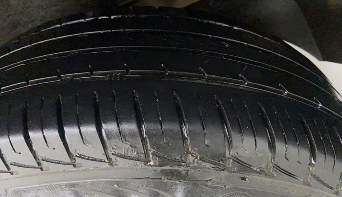 2016 Renault Duster RXZ AMT 110 PS, Diesel, Automatic, 73,193 km, Left Front Tyre Tread