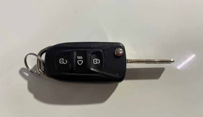 2024 Tata PUNCH ADVENTURE RHYTHM PACK MT, Petrol, Manual, 19,290 km, Key Close Up