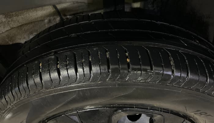 2024 Tata PUNCH ADVENTURE RHYTHM PACK MT, Petrol, Manual, 19,290 km, Left Front Tyre Tread