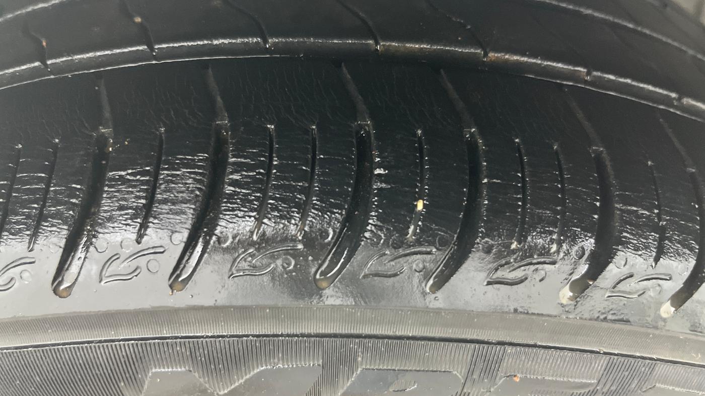 2020 Tata ALTROZ XZ PETROL, Petrol, Manual, 15,344 km, Right Front Tyre Tread