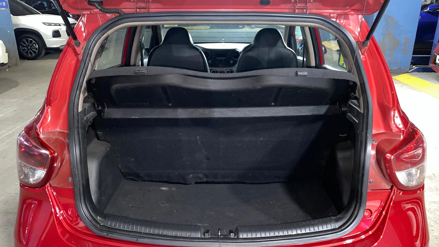 2018 Hyundai Grand i10 MAGNA 1.2 KAPPA VTVT, Petrol, Manual, 29,066 km, Boot Inside