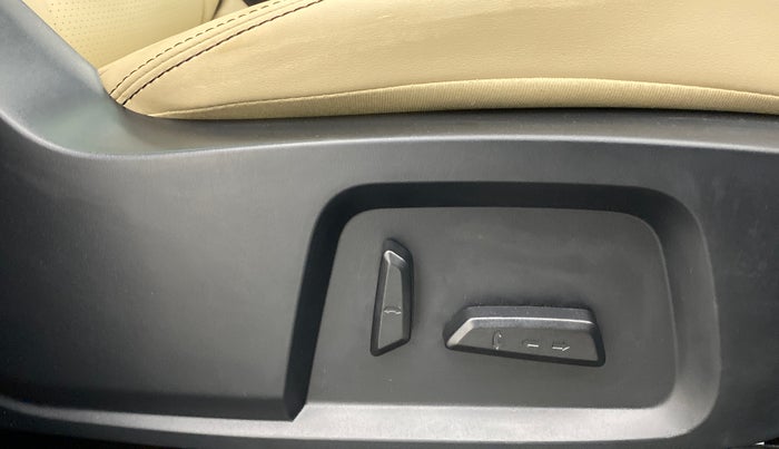 2021 Tata Safari XZA PLUS, Diesel, Automatic, 21,813 km, Driver Side Adjustment Panel