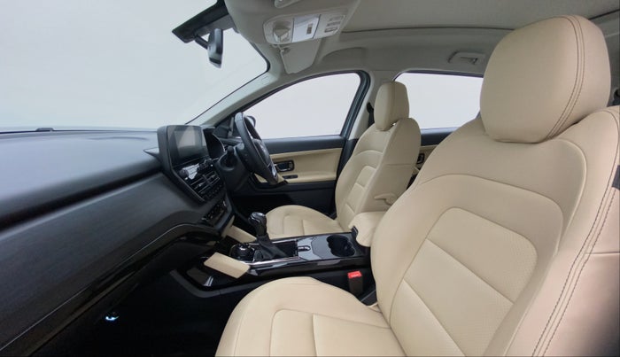 2021 Tata Safari XZA PLUS, Diesel, Automatic, 21,813 km, Right Side Front Door Cabin