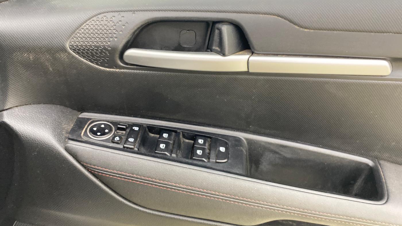 2022 KIA SONET GTX PLUS 1.5, Diesel, Manual, 96,203 km, Driver Side Door Panels Control