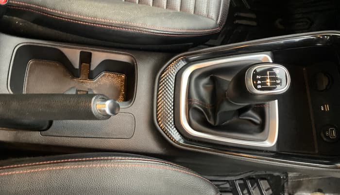 2022 KIA SONET GTX PLUS 1.5, Diesel, Manual, 96,106 km, Gear Lever