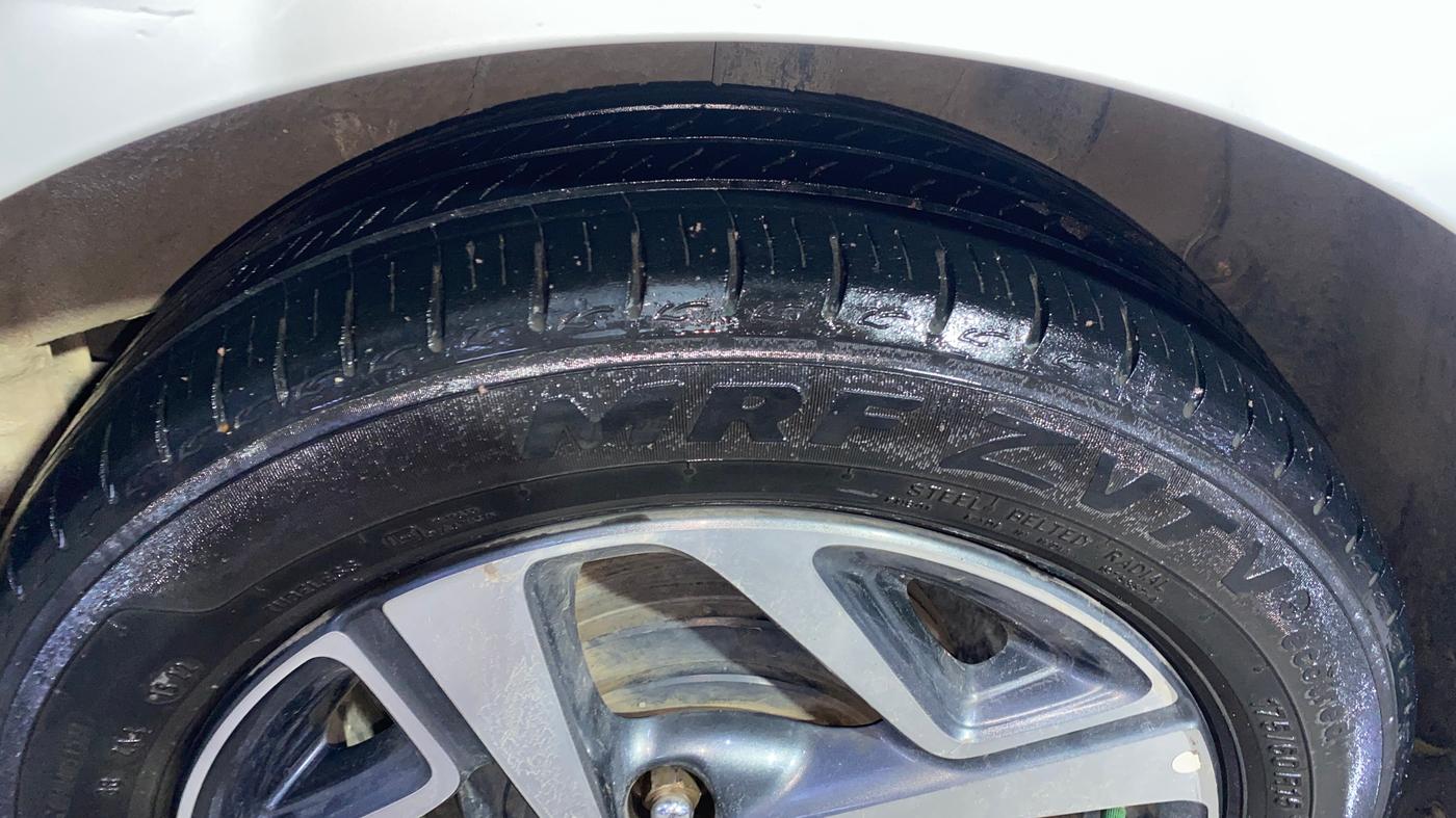 2021 Hyundai AURA SX PLUS 1.2 AMT, Petrol, Automatic, 1,01,354 km, Left Rear Tyre Tread