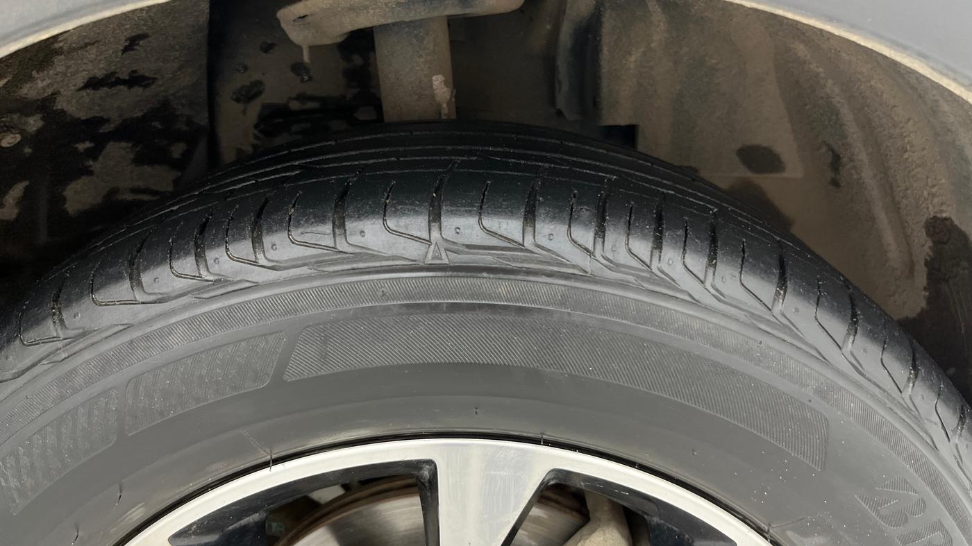 2020 Tata NEXON XZ PLUS (O) PETROL, Petrol, Manual, 41,846 km, Right Front Tyre Tread
