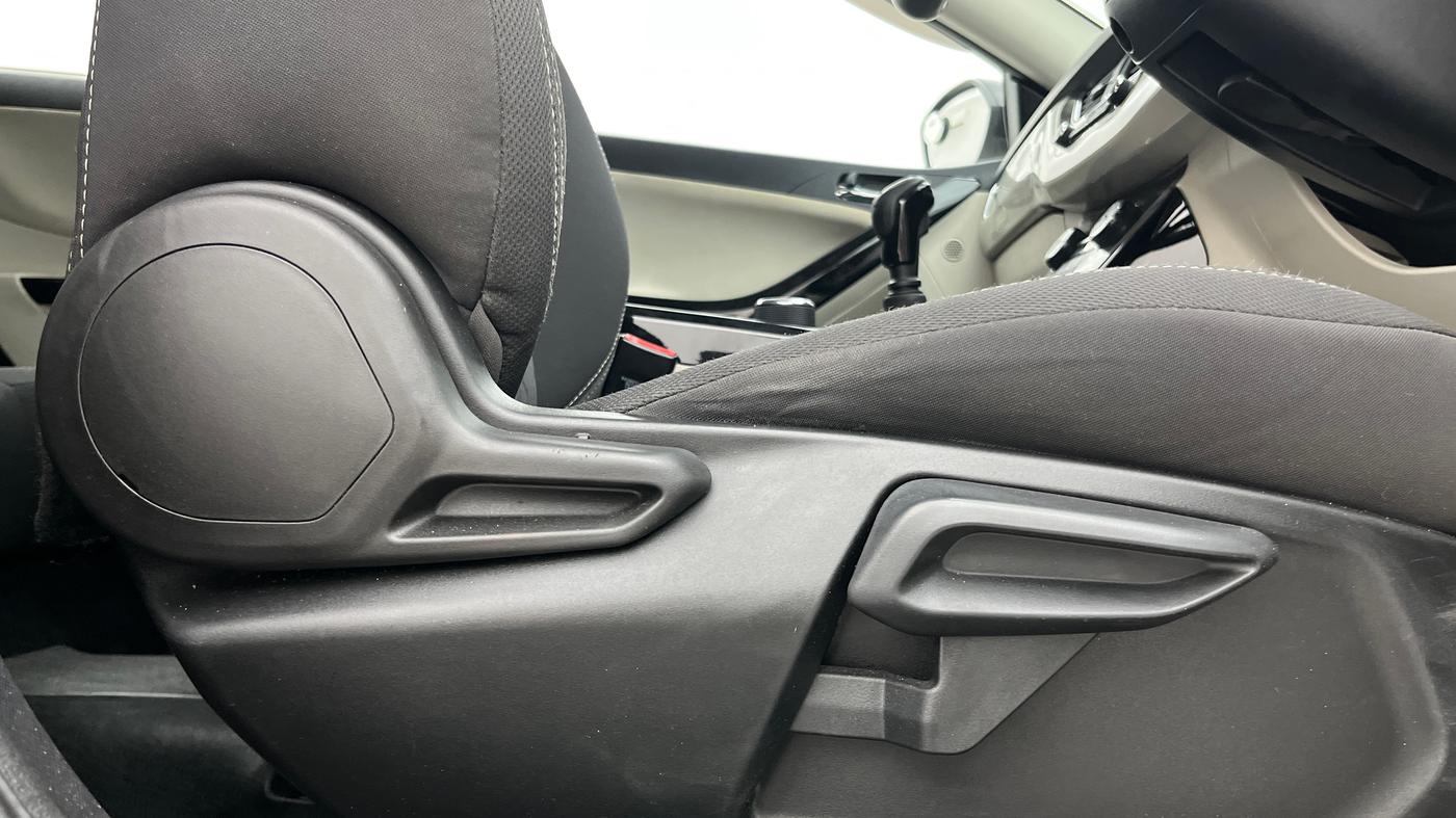 2020 Tata NEXON XZ PLUS (O) PETROL, Petrol, Manual, 41,846 km, Driver Side Adjustment Panel