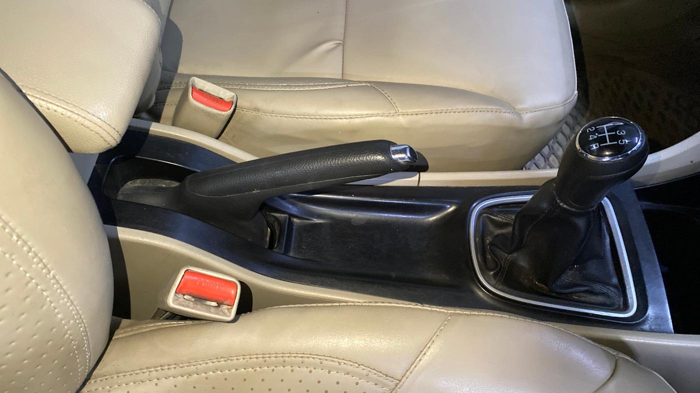 2018 Maruti Ciaz DELTA 1.4 MT PETROL, Petrol, Manual, 53,827 km, Gear Lever